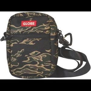 Globe Bar Sling Pack - Tiger Camo